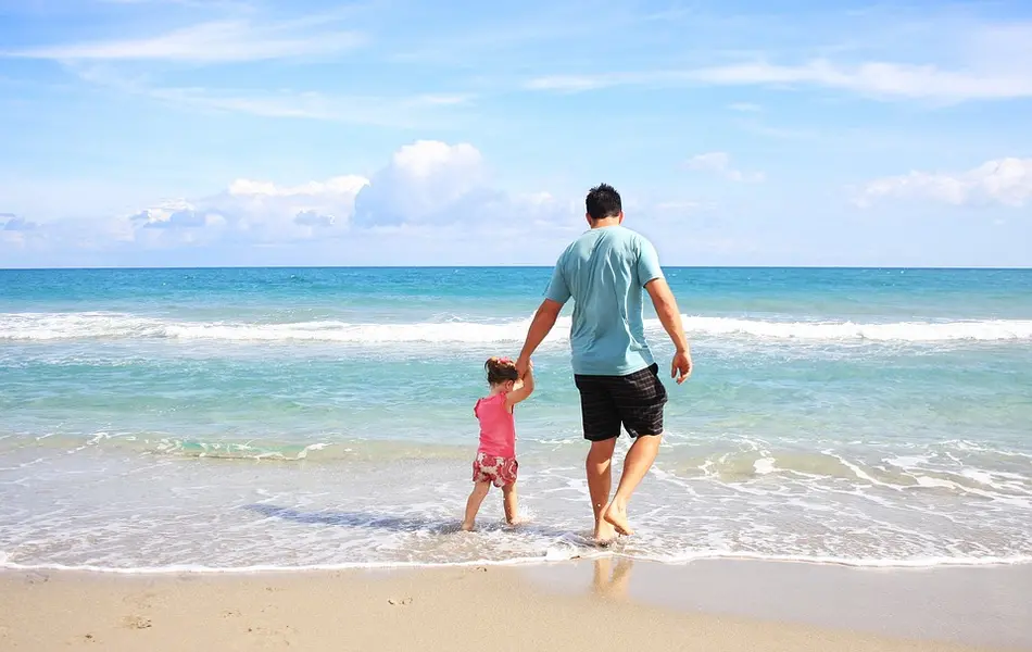 Bimbo e spiaggia gratuiti!