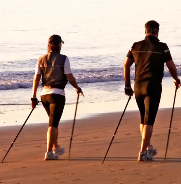 Nordic walking in spiaggia a Rimini